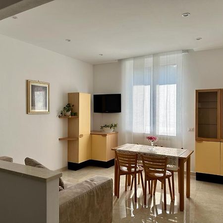 Apartamento Il Blu Di Laveno Exterior foto